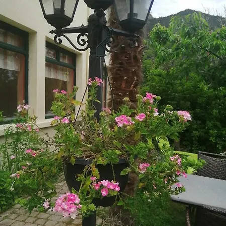 Séjour à la campagne La Mirabelle-casteil Country House