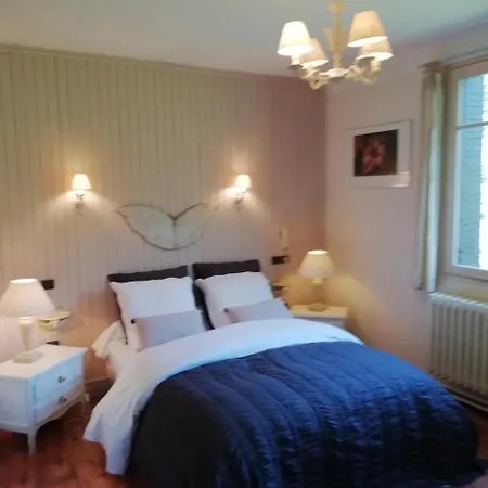 La Mirabelle-casteil Country House Séjour à la campagne *