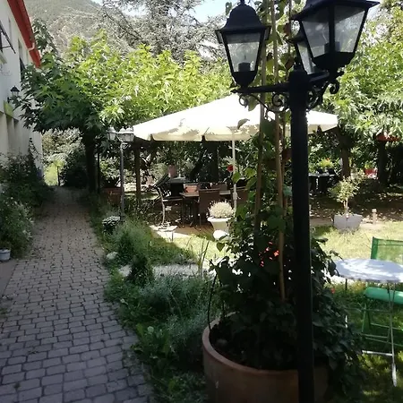 La Mirabelle-casteil Country House