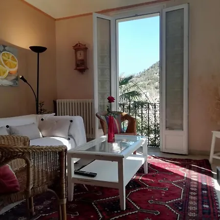 La Mirabelle-casteil Country House