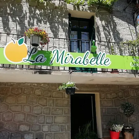 Séjour à la campagne La Mirabelle-casteil Country House