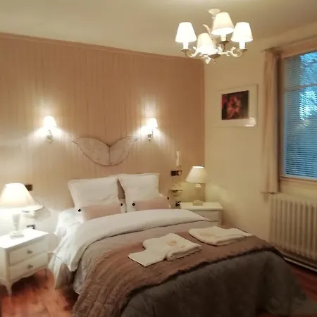 La Mirabelle-casteil Country House Séjour à la campagne